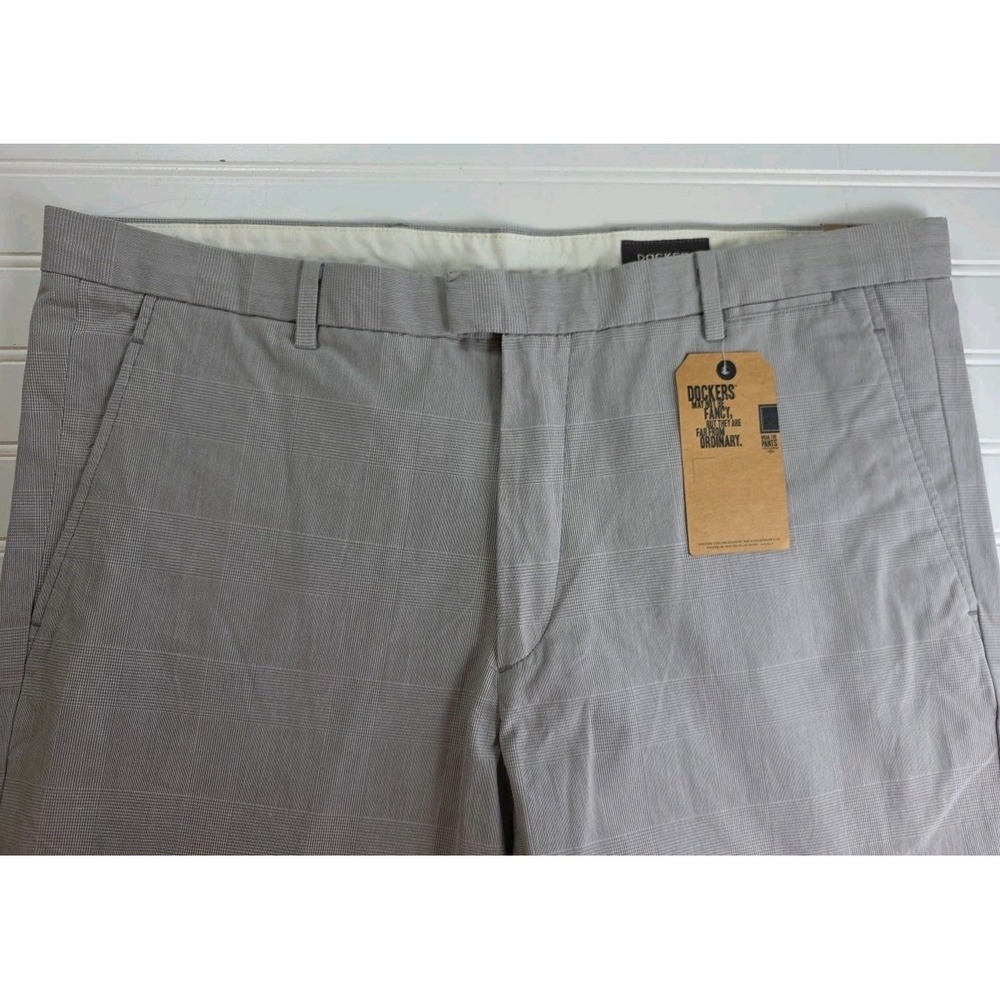 MEN'S DOCKERS D1 SLIM FIT CLEAN KHAKI FLAT FRONT GRAY PLAID SIZE 38 NEW